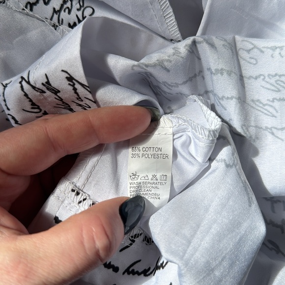 Text top with gold button up back and sleeves XL - Picture 4 of 5